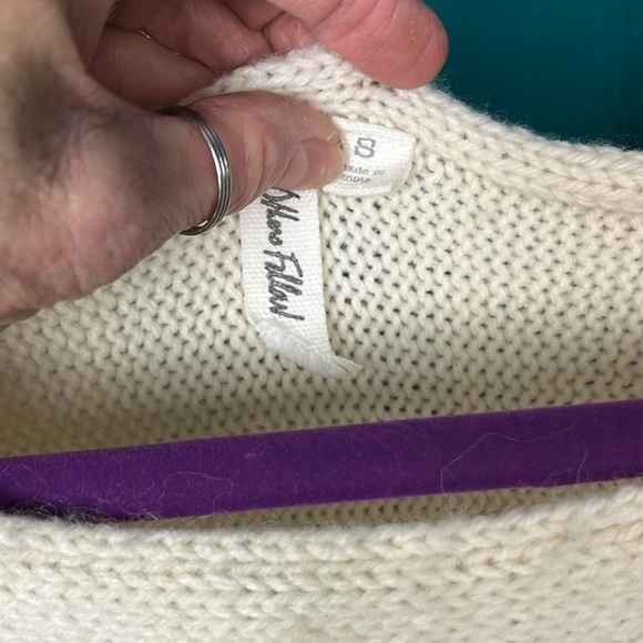 Off white sweater with fringe on sleeves sz small - Picture 5 of 7